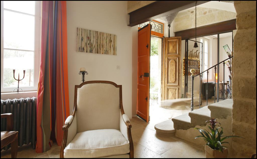 La Maison Rouge D'Uzes B&B Bagian luar foto