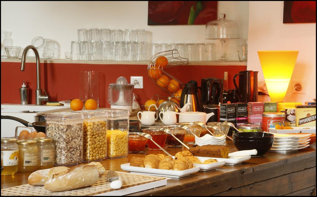 La Maison Rouge D'Uzes B&B Bagian luar foto