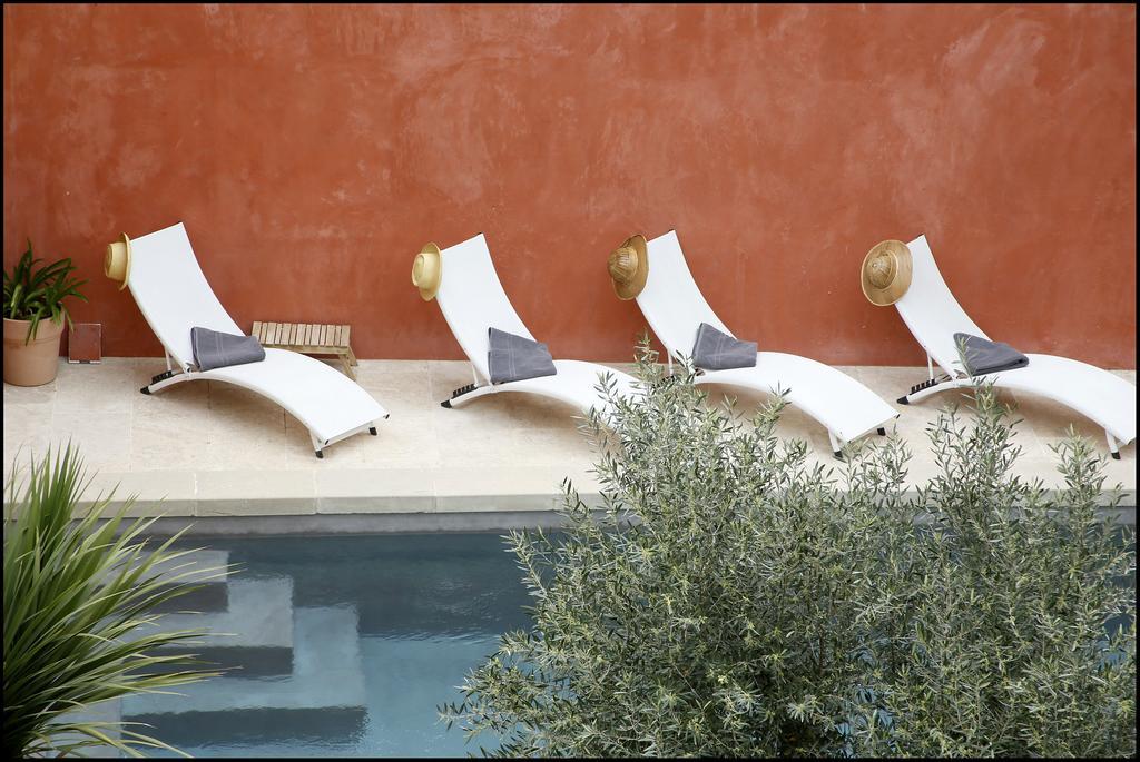 La Maison Rouge D'Uzes B&B Bagian luar foto
