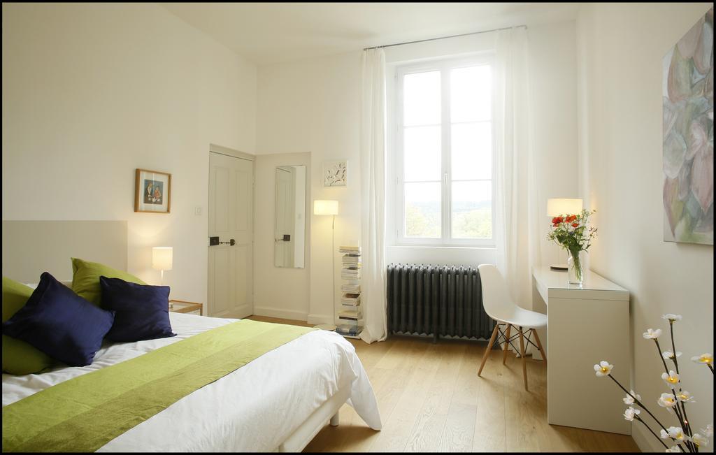La Maison Rouge D'Uzes B&B Ruang foto